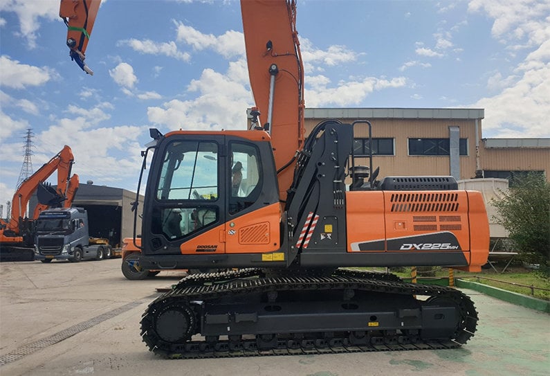 DOOSAN AMPLIA LA SUA GAMMA DI MOVIMENTATORI DI MATERIALI